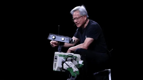 黄仁勋与宇树科技合作，1.8米高智能机器人引领未来科技新篇章